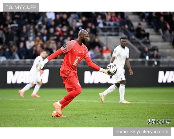 巴黎圣日耳曼vs洛里昂前瞻：主队寻求巩固榜首优势